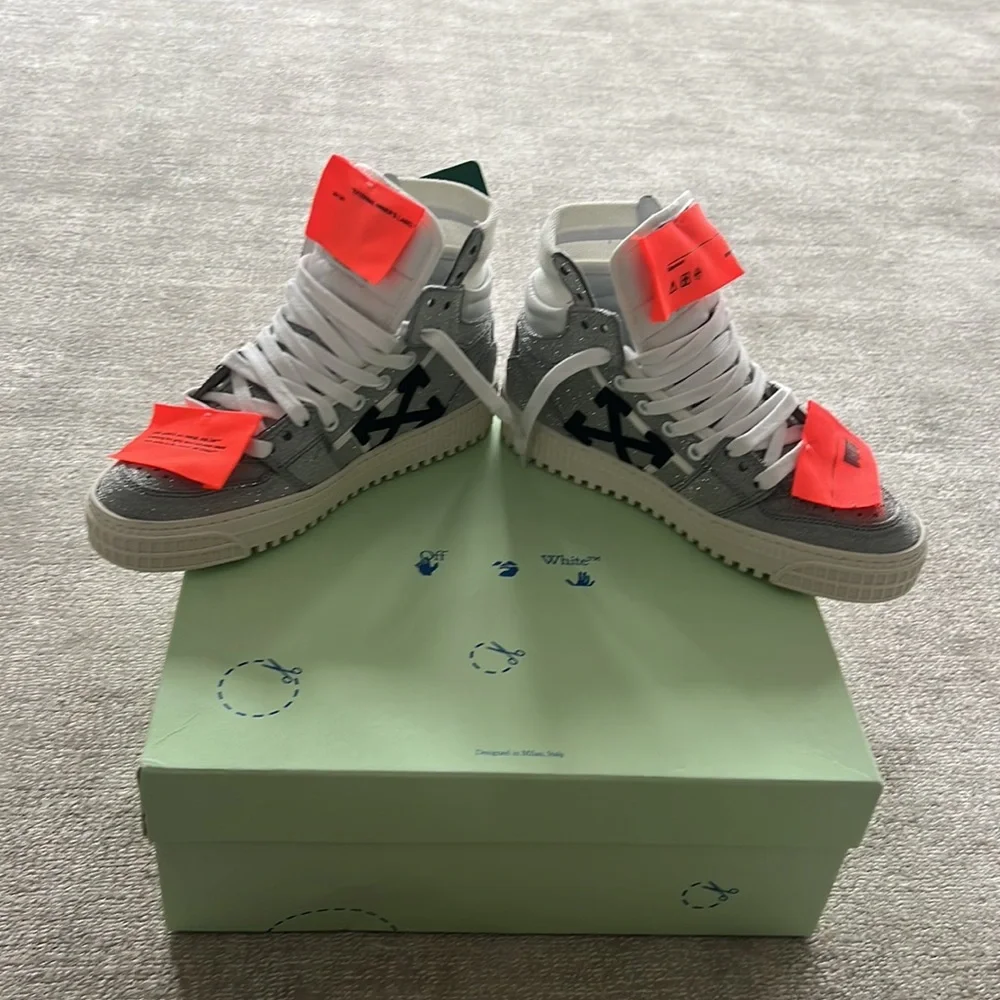 NWT Off-White
Off-Court 3.0 glitter high-top sneakers Women Size 36 - Picture 10 of 11